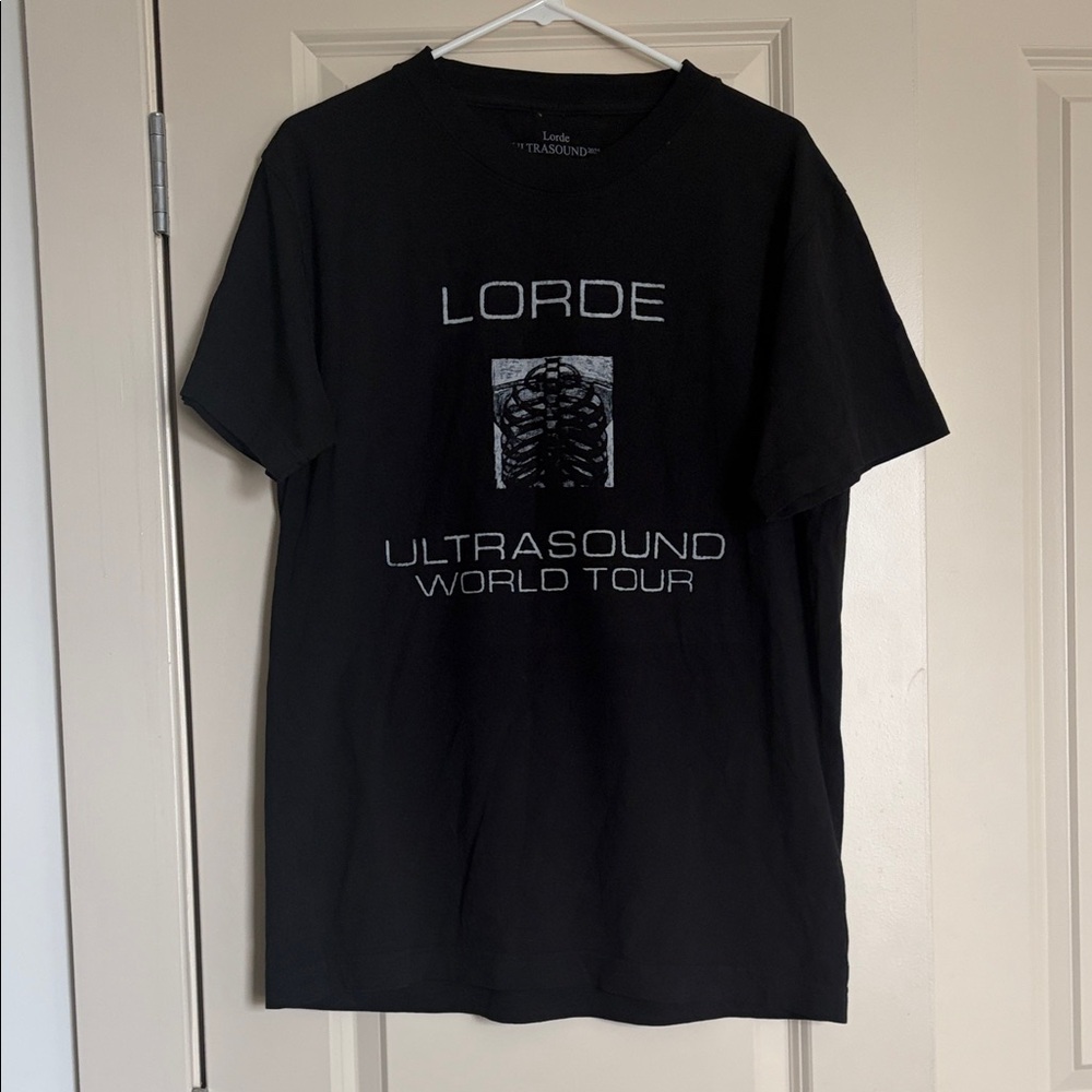 Lorde’s fans! 2025Ultrasound World Tour Unisex Medium Shirt. Brand New NOT Worn.